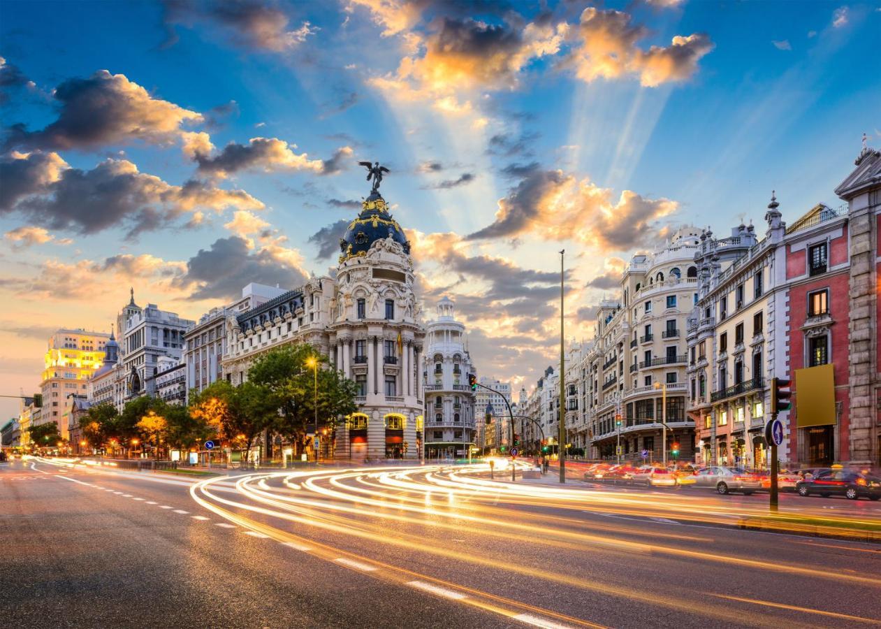 La Reina De Gran Via - Parking Tph Acomodação com café da manhã Madri Exterior foto
